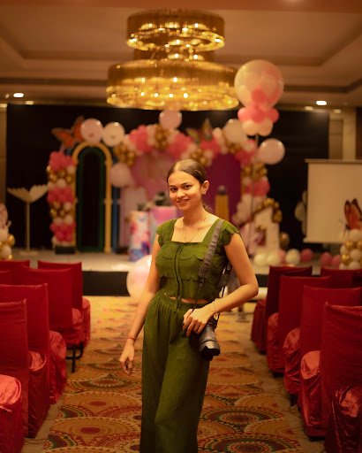 Sunlight Studio Photography by Shakshi