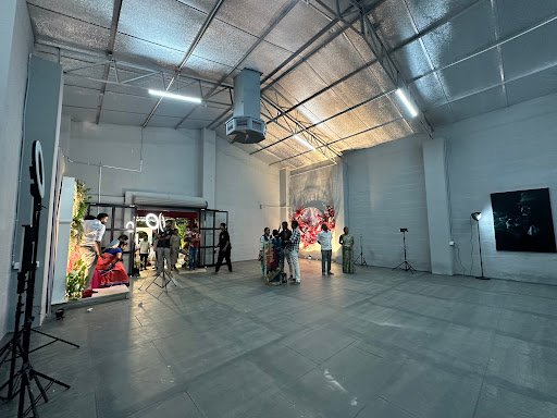 Huttch Rent a studio