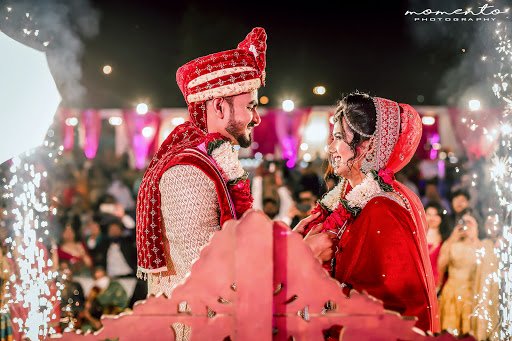 Momento Photography Fashion & Weddings