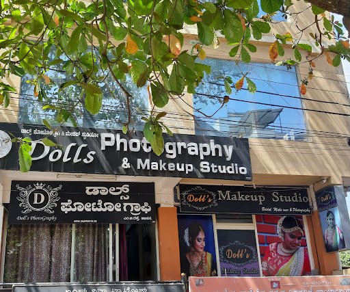 Dolls Makeup & Photography