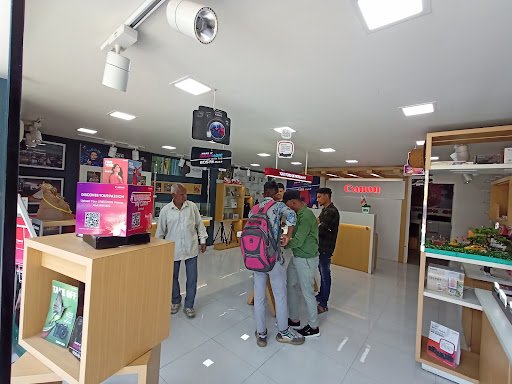 Bharat Studio | best camera shop in indore | camera accessories
