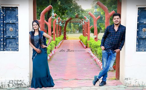 Life Shot Photography - Best Photographer in town