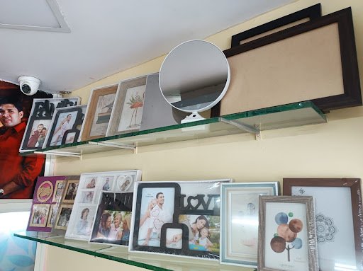 Chellan's Studio and Frames