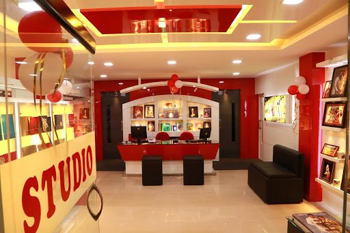 Central Studio & Color Lab