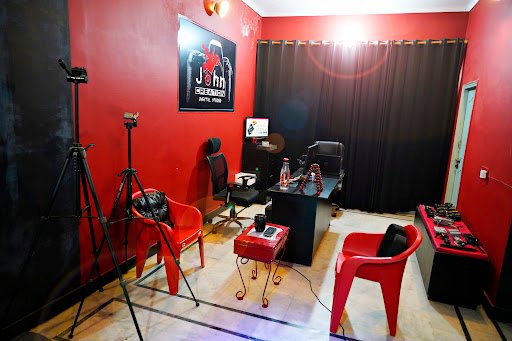 JOHN CREATION - Art Studio JOHN CREATION - Art Studio