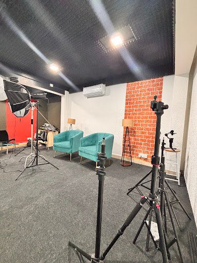 Ideapedia Studio Floor | Green Screen Studio | Podcast | Photography | Videography