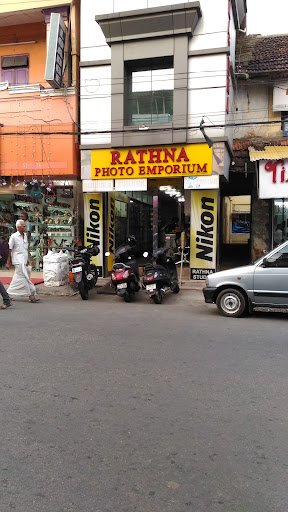 RATNA PHOTO EMPORIUM