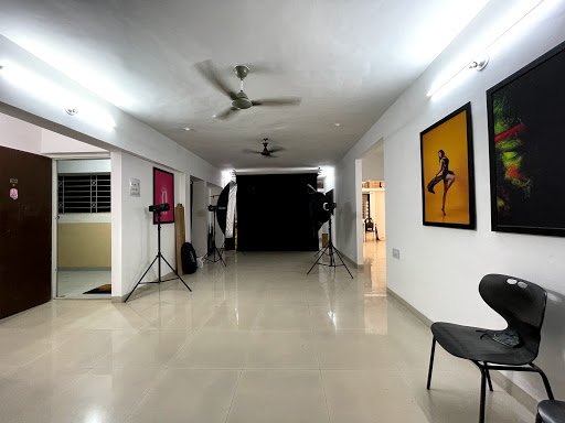 7 Iris Studio 7 Iris Studio