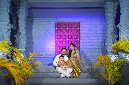 ONE STUDIOZ INDOOR AND OUTDOOR ONE STUDIOZ INDOOR AND OUTDOOR