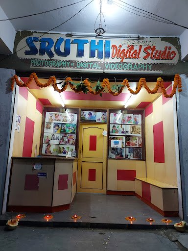 Shruthi photo studio Venkatdri Township Chowdariguda