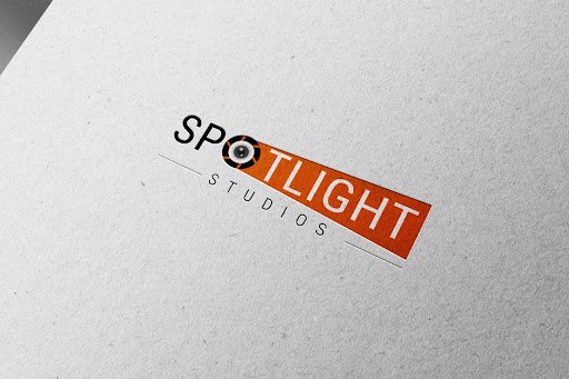 Spotlight photo studio