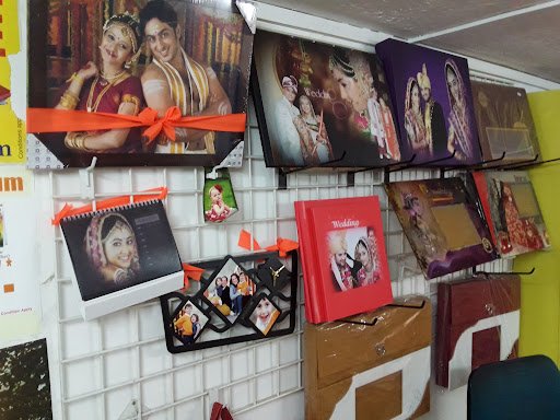 Colo Photoshop - Thane west