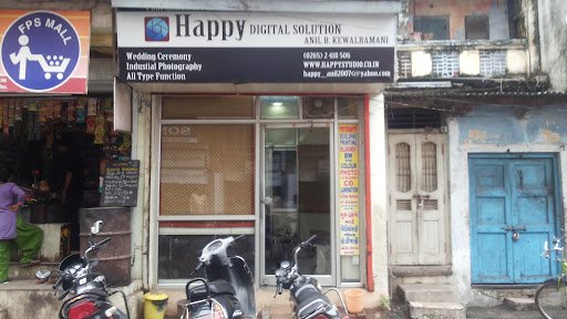 Happy Studio (Photographers Vadodara / Wedding Photographer ) Happy Studio (Photographers Vadodara / Wedding Photographer )