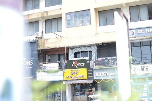 AP EDITS THE EDITING & DESIGNING STUDIO