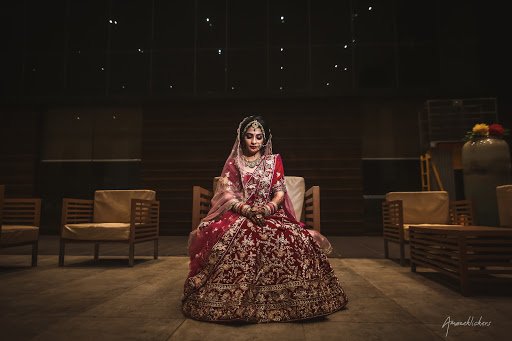 Amaze Klickers-best wedding photographer in vapi