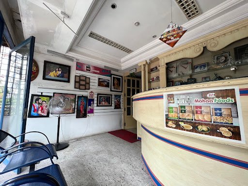 Max Well Colour Lab Studio Max Well Colour Lab Studio