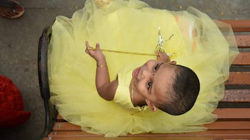 FOTO WORLD COLOUR LAB & STUDIO