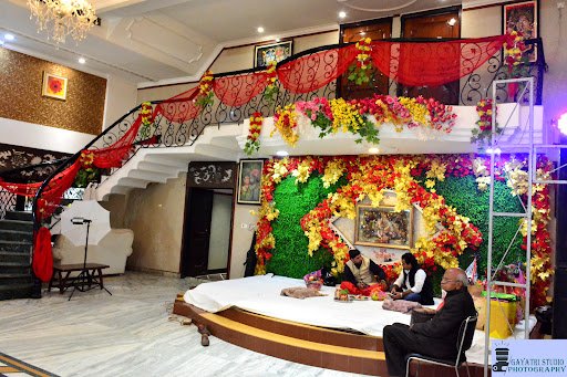 Gayatri Studio And Wedding Photographer Gayatri Studio And Wedding Photographer