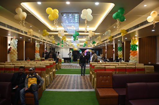 Malviya Studio | Wedding Pre-wedding Photographer | Photo collage | Best studio in Prayagraj Malviya Studio | Wedding Pre-wedding Photographer | Photo collage | Best studio in Prayagraj