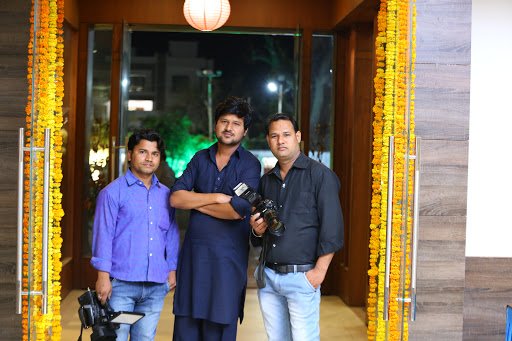 Dixit Studio - Best Wedding Photographer in Mathura Dixit Studio - Best Wedding Photographer in Mathura