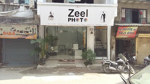 Zeel Photo Studio