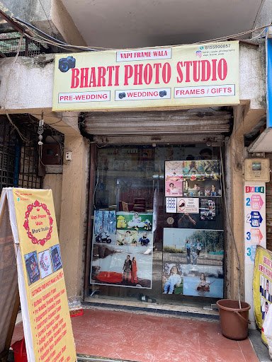 Vapi Frame Wala /Bharti Studio