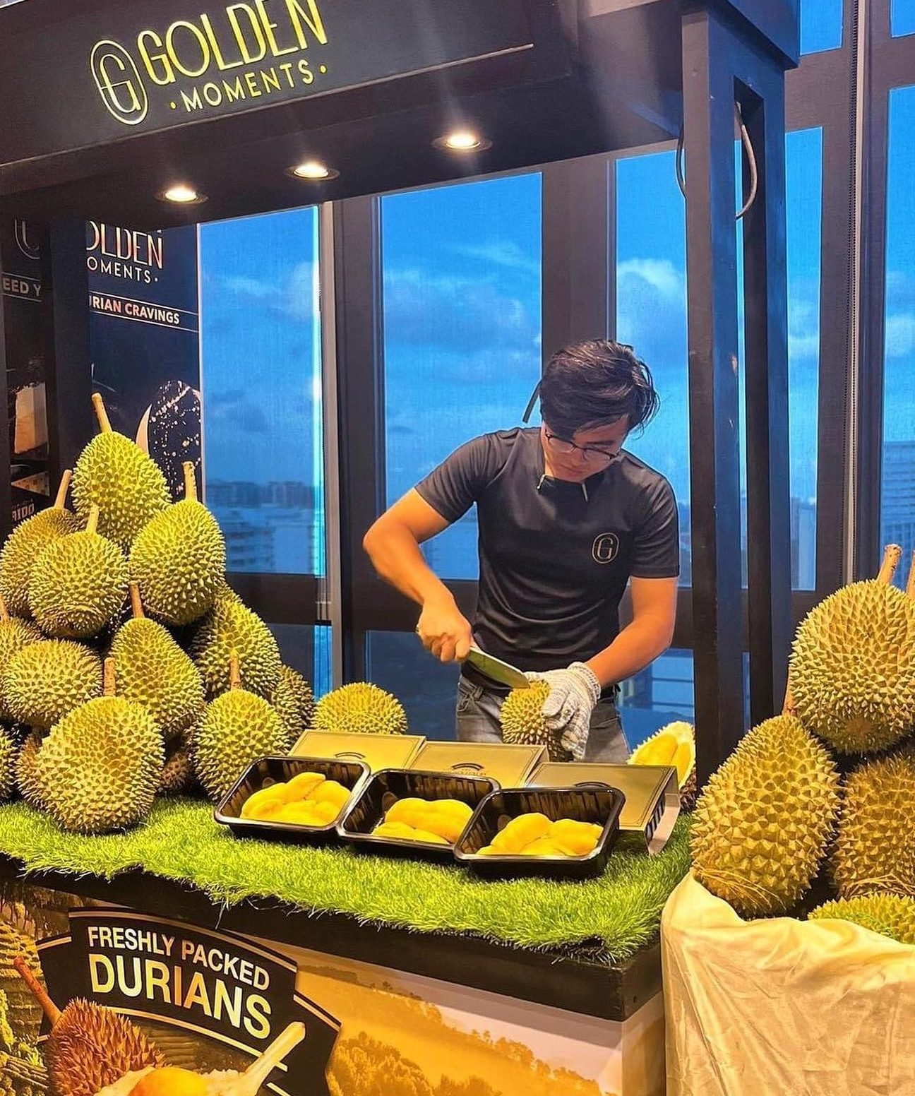 Golden Moment.in 3 golden moment in